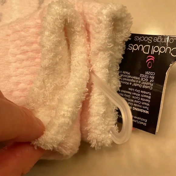 2 pairs cuddle duds super soft slipper socks - Picture 5 of 6